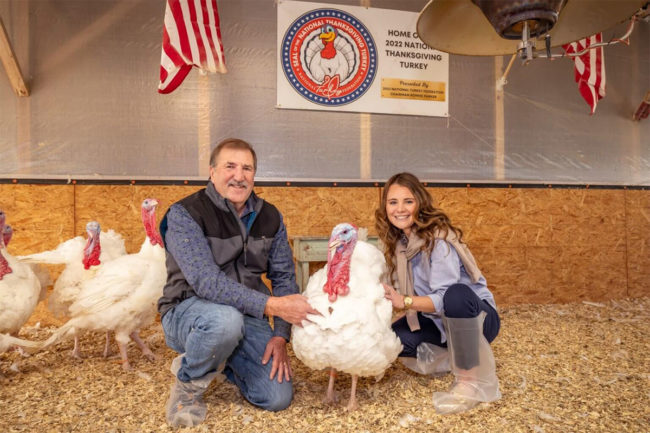 Ronnie Parker and Lexie Starnes with turkeys