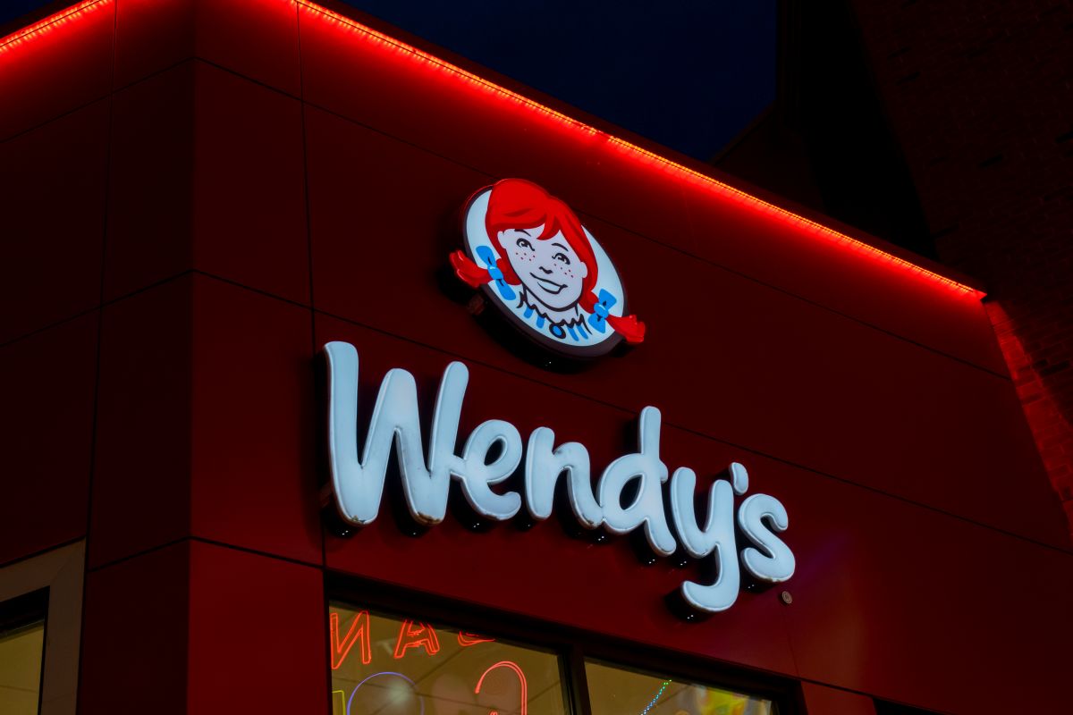 Wendy's restaurant sign